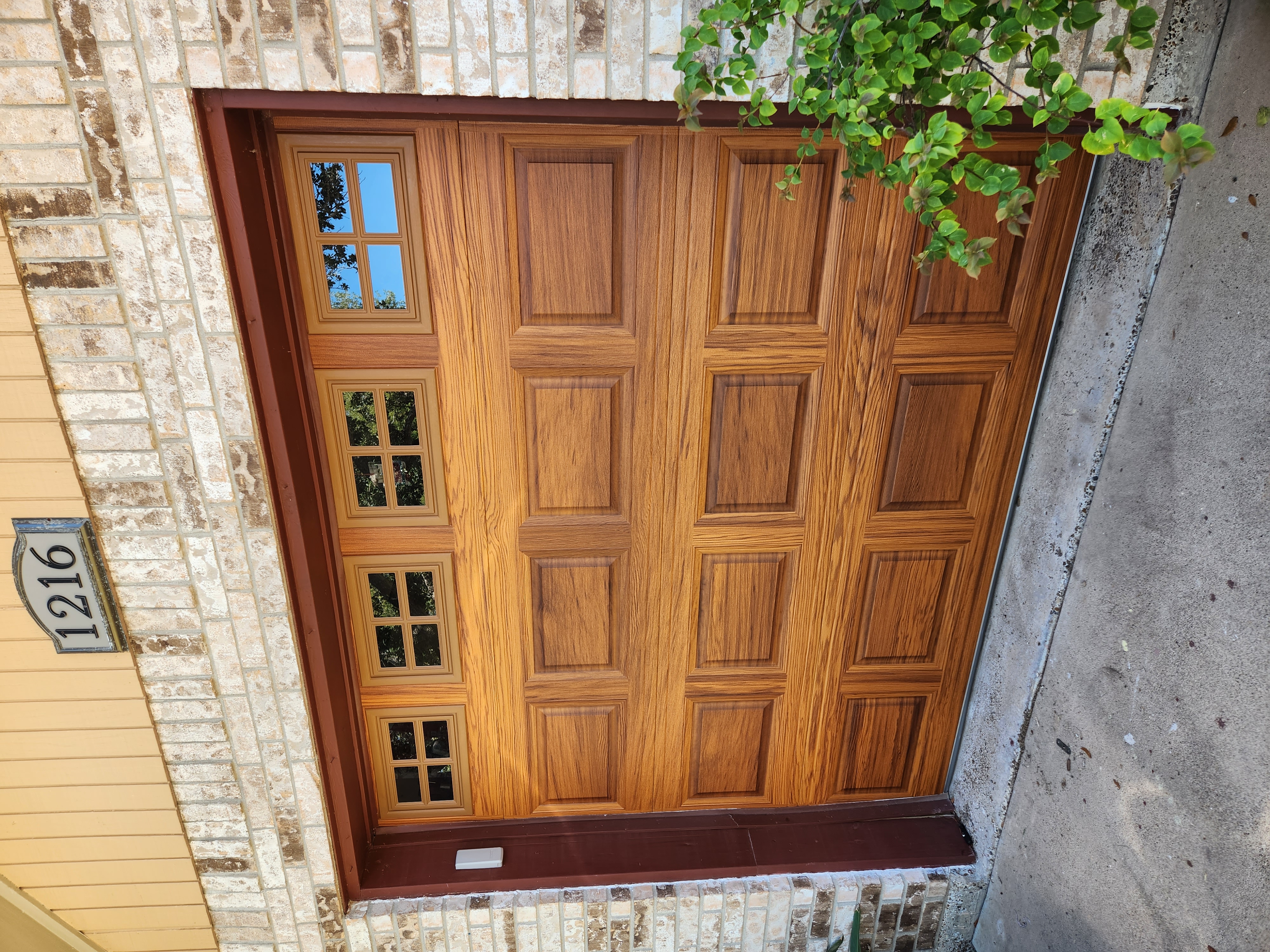 GARAGE DOORS - Professional Garage Door Service McAllen TX
