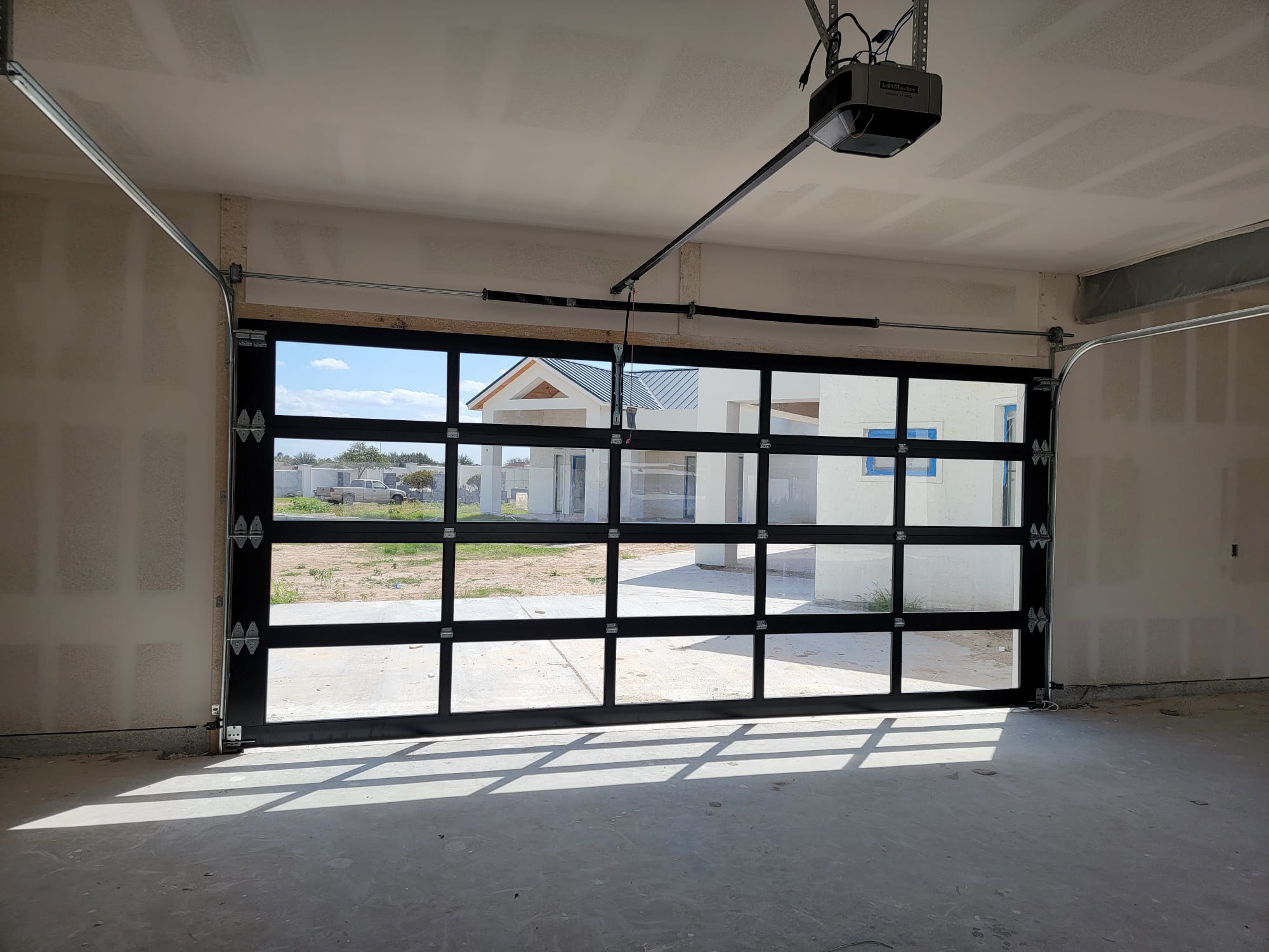 GARAGE DOORS - Professional Garage Door Service McAllen TX