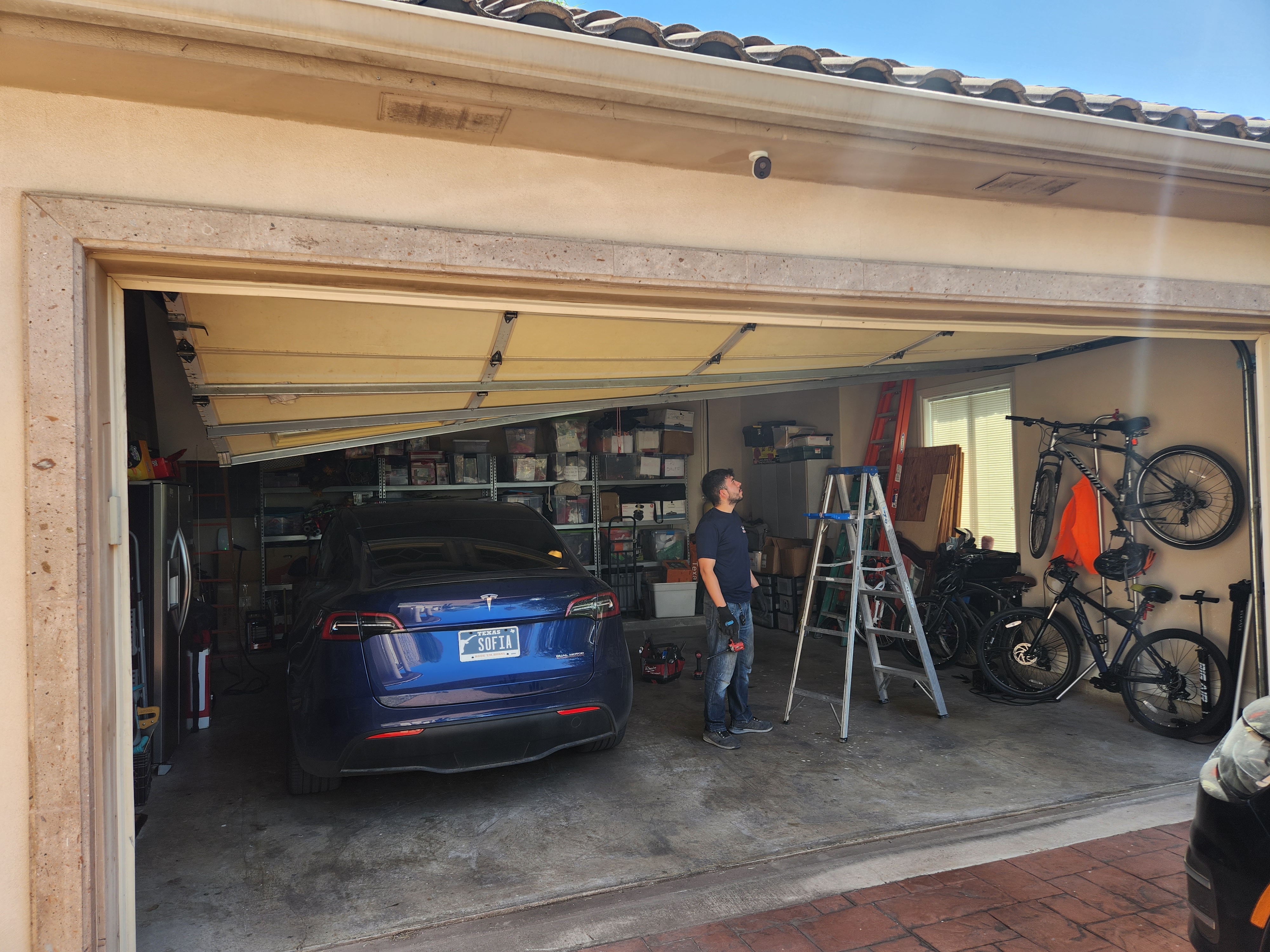 911 EMERGENCY REPAIRS - Professional Garage Door Service McAllen TX