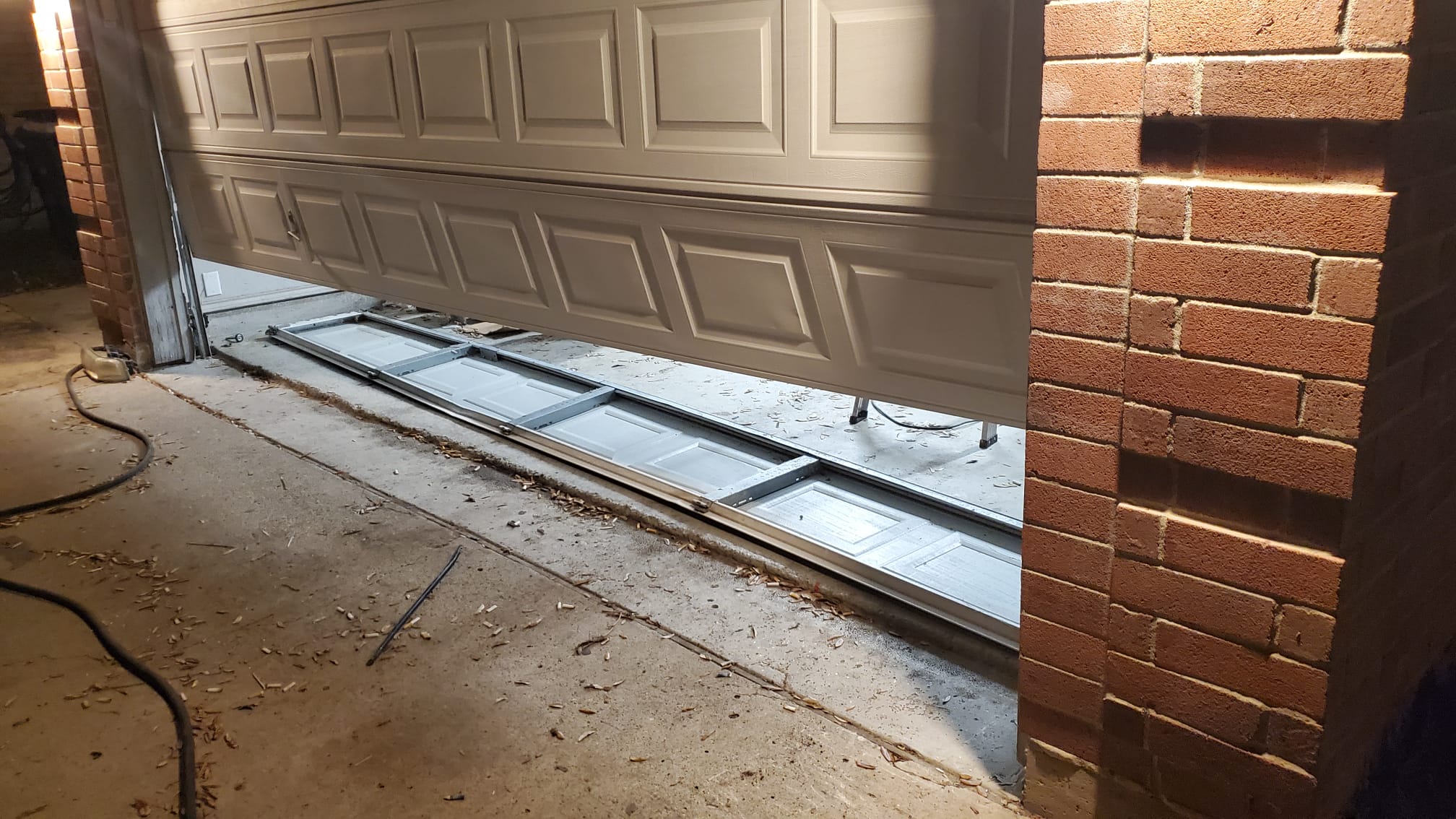911 EMERGENCY REPAIRS - Professional Garage Door Service McAllen TX